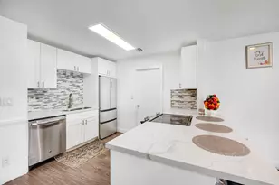 5711 NW 65th Way, Tamarac, FL 33321 - Photo 9