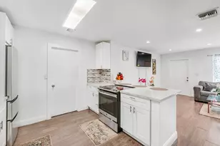 5711 NW 65th Way, Tamarac, FL 33321 - Photo 5