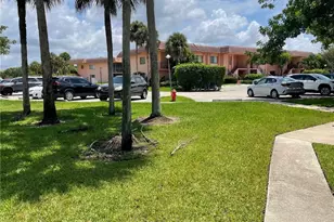 235 Lakeview Dr, Weston, FL 33326 - Photo 25