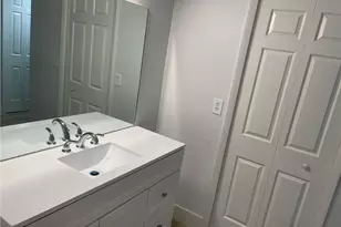 235 Lakeview Dr, Weston, FL 33326 - Photo 19