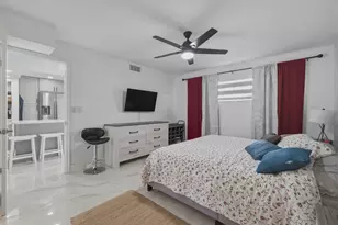 9823 S Hollybrook Lake Dr, Pembroke Pines, FL 33025 - Photo 23