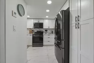9823 S Hollybrook Lake Dr, Pembroke Pines, FL 33025 - Photo 21