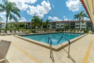 9823 S Hollybrook Lake Dr, Pembroke Pines, FL 33025 - Photo 33