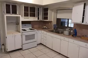7757 SE Embassy Blvd, Miramar, FL 33023 - Photo 9