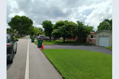 7757 SE Embassy Boulevard, Miramar, FL 33023 - Photo 35