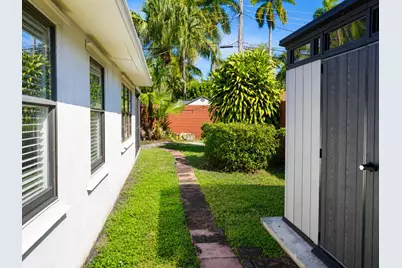 819 NE 2nd Court, Hallandale Beach, FL 33009 - Photo 15