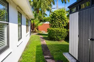 819 NE 2nd Ct, Hallandale Beach, FL 33009 - Photo 15