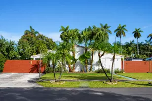819 NE 2nd Ct, Hallandale Beach, FL 33009 - Photo 25