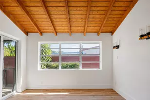 819 NE 2nd Ct, Hallandale Beach, FL 33009 - Photo 5