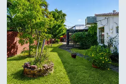 819 NE 2nd Court, Hallandale Beach, FL 33009 - Photo 29