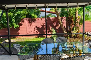 819 NE 2nd Ct, Hallandale Beach, FL 33009 - Photo 9