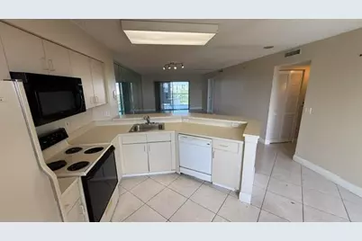 2334 S Cypress Bend Drive #802, Pompano Beach, FL 33069 - Photo 5