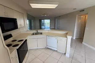 2334 S Cypress Bend Dr, Pompano Beach, FL 33069 - Photo 5