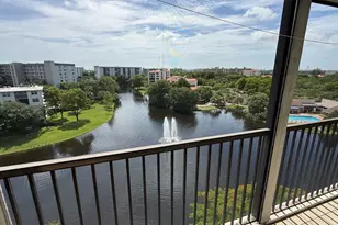 2334 S Cypress Bend Dr, Pompano Beach, FL 33069 - Photo 19