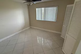 2334 S Cypress Bend Dr, Pompano Beach, FL 33069 - Photo 15
