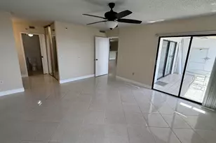 2334 S Cypress Bend Dr, Pompano Beach, FL 33069 - Photo 9