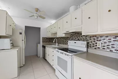 315 Cape Cod Circle #B, Lake Worth, FL 33467 - Photo 9