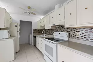 315 Cape Cod Cir, Lake Worth, FL 33467 - Photo 9
