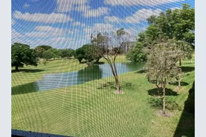 565 Oaks Lane #305, Pompano Beach, FL 33069 - Photo 15