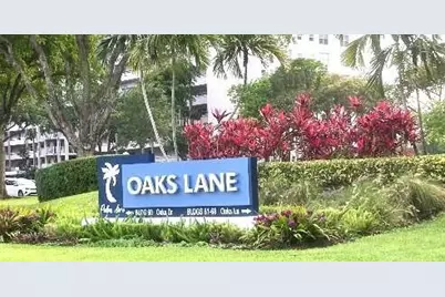 565 Oaks Lane #305, Pompano Beach, FL 33069 - Photo 3