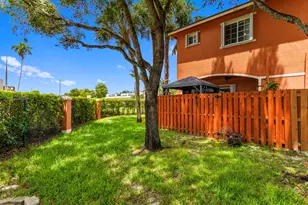 1216 NW 100th Ave, Pembroke Pines, FL 33024 - Photo 35
