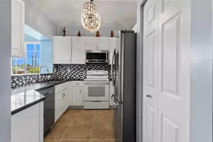 1216 NW 100th Ave, Pembroke Pines, FL 33024 - Photo 21