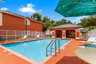1216 NW 100th Ave, Pembroke Pines, FL 33024 - Photo 11