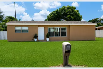 465 Waseca Dr Drive, Lake Worth, FL 33462 - Photo 1