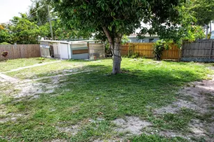 465 Waseca Dr Dr, Lake Worth, FL 33462 - Photo 17