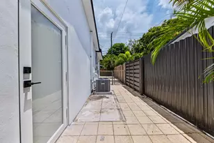 350 NE 42nd St, Oakland Park, FL 33334 - Photo 39