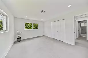 350 NE 42nd St, Oakland Park, FL 33334 - Photo 21