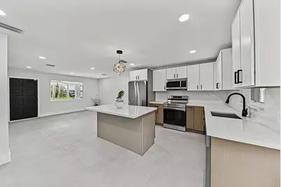350 NE 42nd Street, Oakland Park, FL 33334 - Photo 17