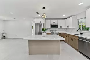 350 NE 42nd St, Oakland Park, FL 33334 - Photo 13