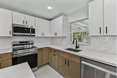 350 NE 42nd Street, Oakland Park, FL 33334 - Photo 15