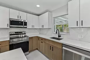 350 NE 42nd St, Oakland Park, FL 33334 - Photo 15