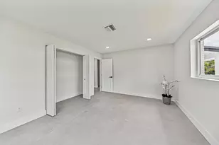 350 NE 42nd St, Oakland Park, FL 33334 - Photo 23