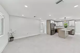 350 NE 42nd St, Oakland Park, FL 33334 - Photo 11