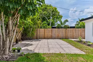 350 NE 42nd St, Oakland Park, FL 33334 - Photo 37