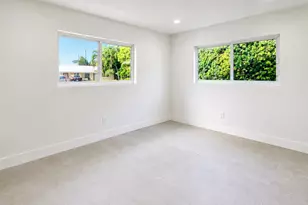 350 NE 42nd St, Oakland Park, FL 33334 - Photo 5