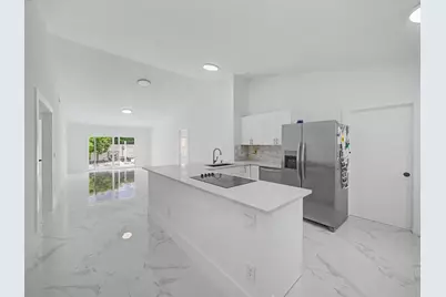 8464 Lake Worth Court, Wellington, FL 33467 - Photo 3