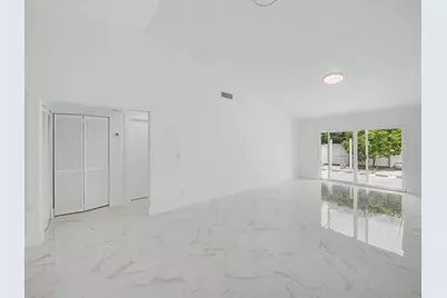 8464 Lake Worth Court, Wellington, FL 33467 - Photo 9