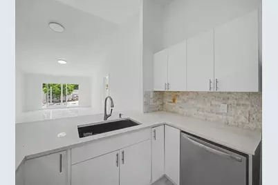 8464 Lake Worth Court, Wellington, FL 33467 - Photo 5
