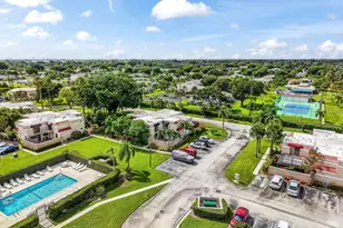 4005 Village Dr, Delray Beach, FL 33445 - Photo 5