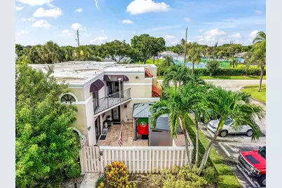 4005 Village Drive #A, Delray Beach, FL 33445 - Photo 3