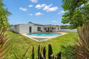 555 NW 50th Pl, Boca Raton, FL 33431 - Photo 39