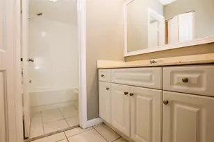 217 Lake Pointe Dr, Oakland Park, FL 33309 - Photo 21