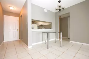 217 Lake Pointe Dr, Oakland Park, FL 33309 - Photo 9
