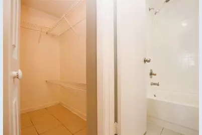 217 Lake Pointe Drive #107, Oakland Park, FL 33309 - Photo 23