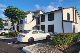 217 Lake Pointe Dr, Oakland Park, FL 33309 - Photo 1