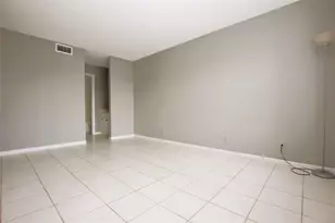 217 Lake Pointe Dr, Oakland Park, FL 33309 - Photo 17